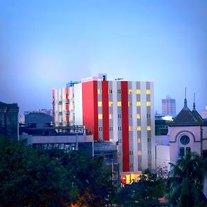 Red Planet Jakarta Pasar Baru